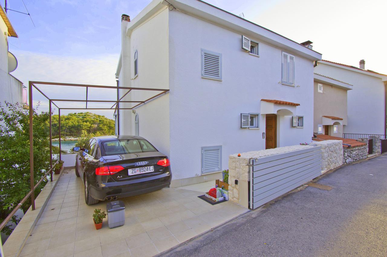 Casa Mano Tribunj With Beach Exterior photo